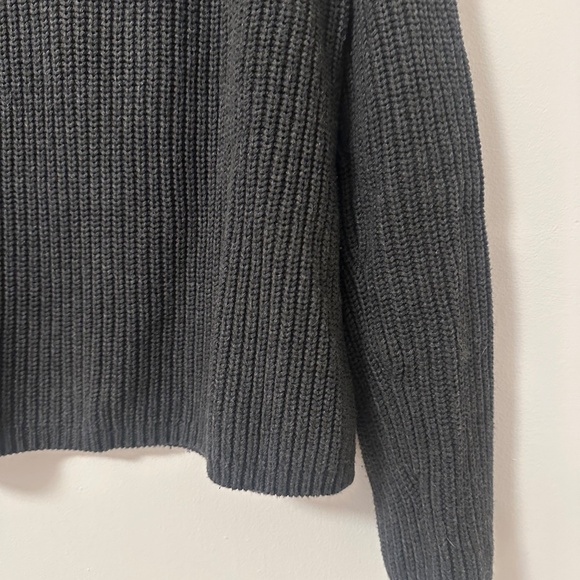 Quince Organic Cotton Fisherman Crewneck Sweater in Charcoal Gray | Size Medium - Picture 4 of 9